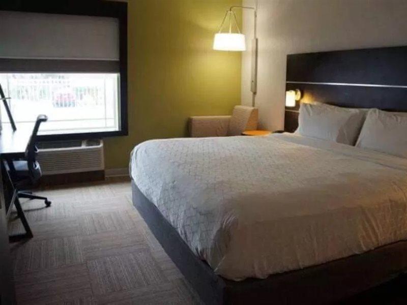 Holiday Inn Express Venice By Ihg Exterior photo