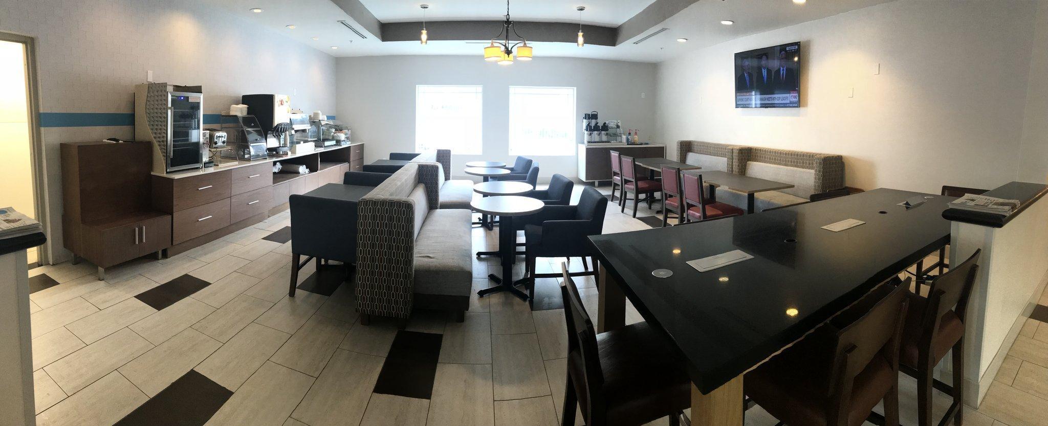 Holiday Inn Express Venice By Ihg Exterior photo