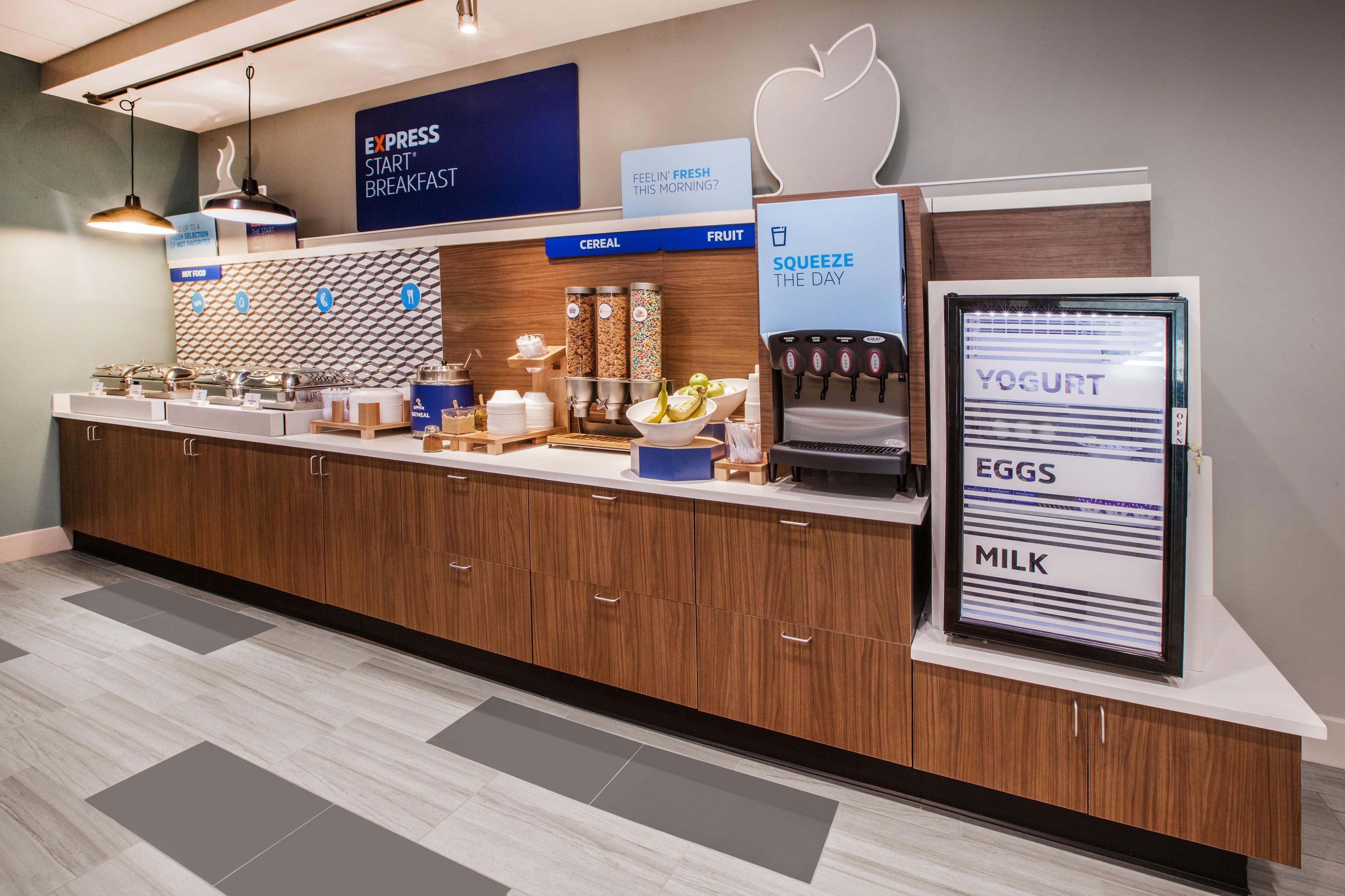 Holiday Inn Express Venice By Ihg Exterior photo