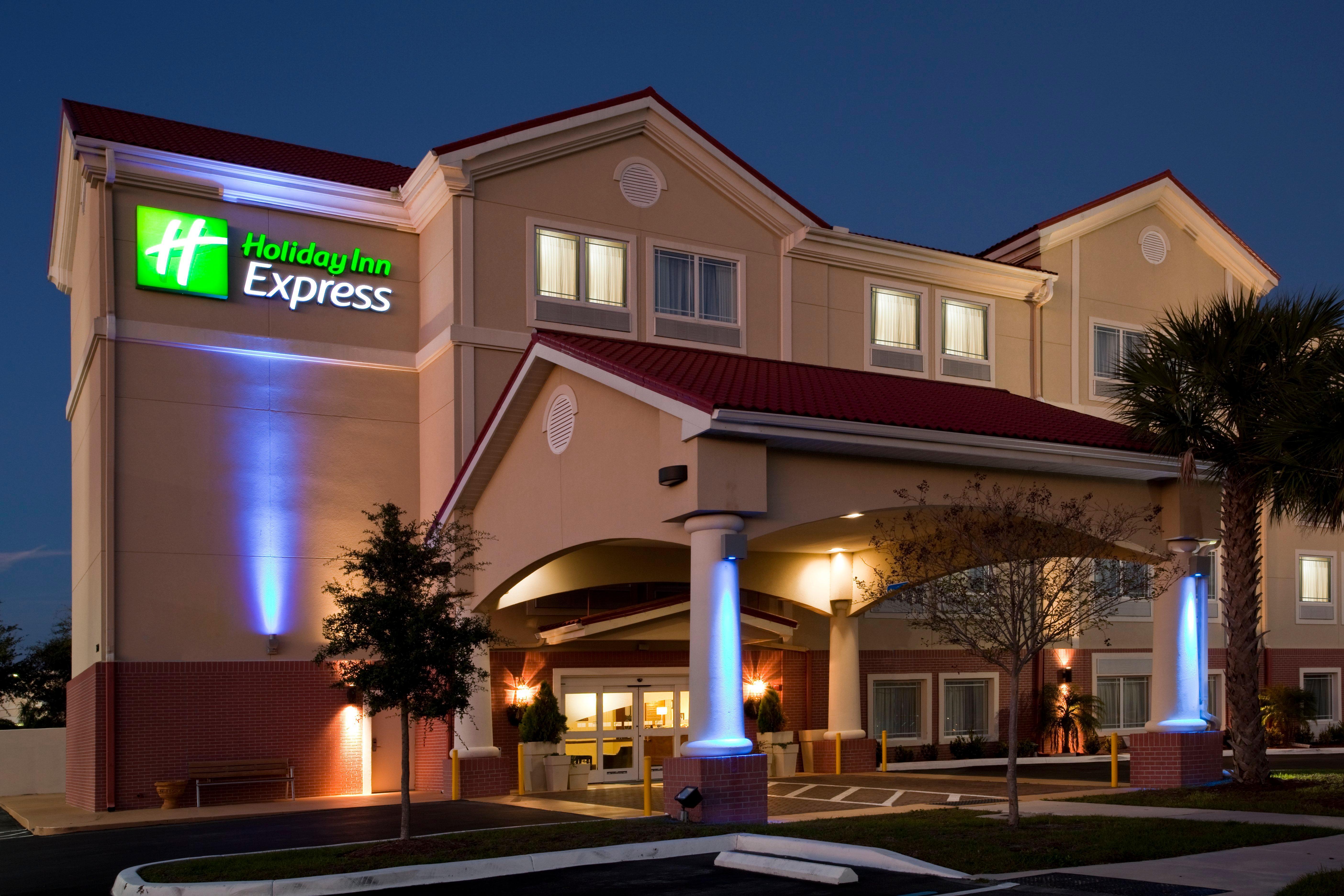 Holiday Inn Express Venice By Ihg Exterior photo