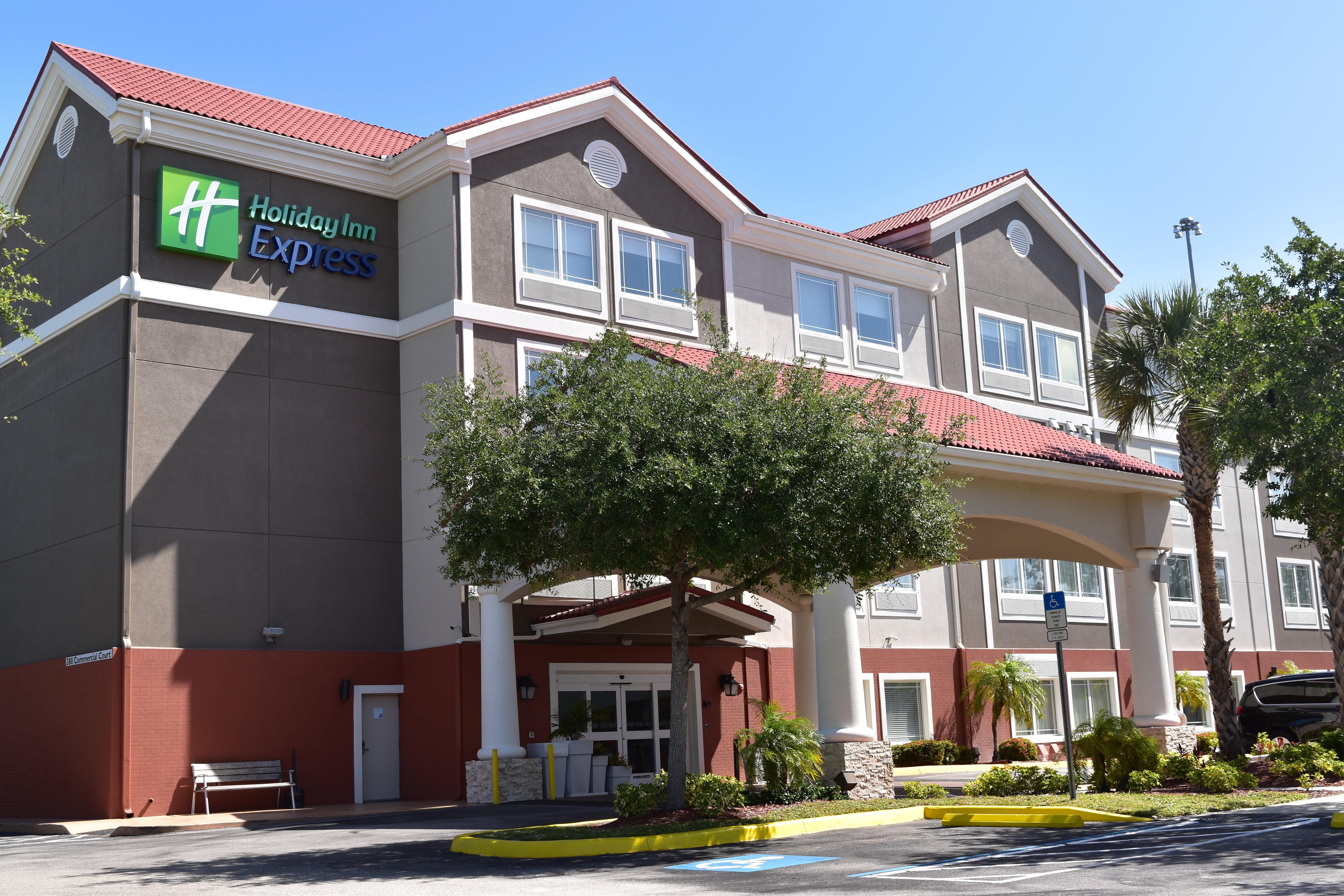 Holiday Inn Express Venice By Ihg Exterior photo