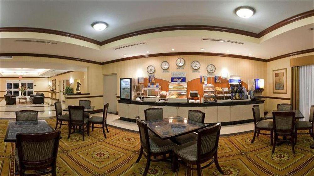 Holiday Inn Express Venice By Ihg Exterior photo